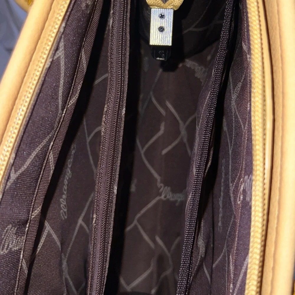 🎈HP🥳🎉 Wrangler Ladies Croc Concealed Carry Mustard Crossbody Tote Bag - Picture 6 of 6